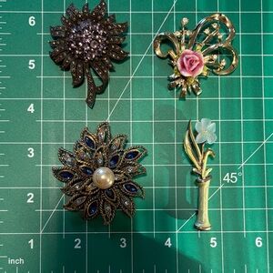 Elegant Floral Brooch Set